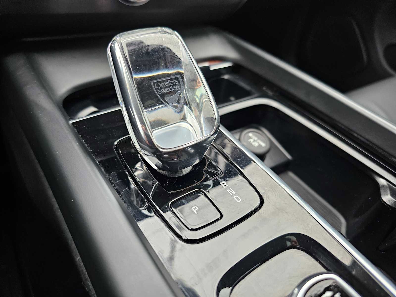 Certified 2023 Volvo XC60 B6 Ultimate w/ Protection Package Premier image 39