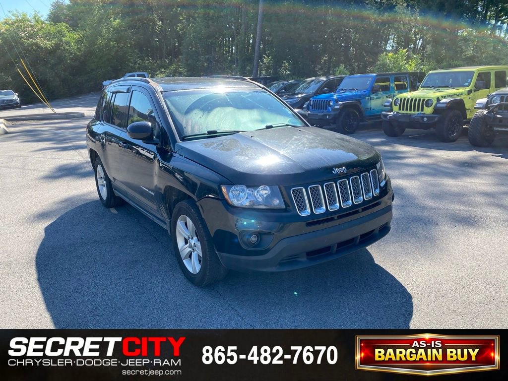 Used 2015 Jeep Compass Latitude w/ Sun/Sound Group AWD/4WD image 3