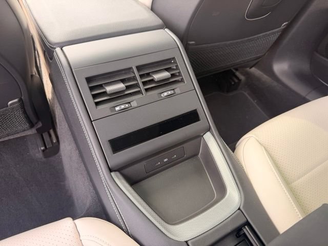 Used 2024 Porsche Panamera RWD image 10