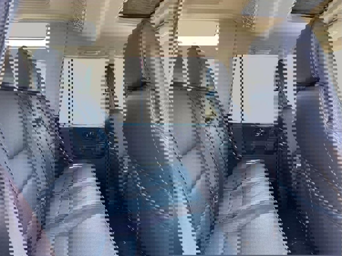 Used 2004 Land Rover Discovery SE image 17