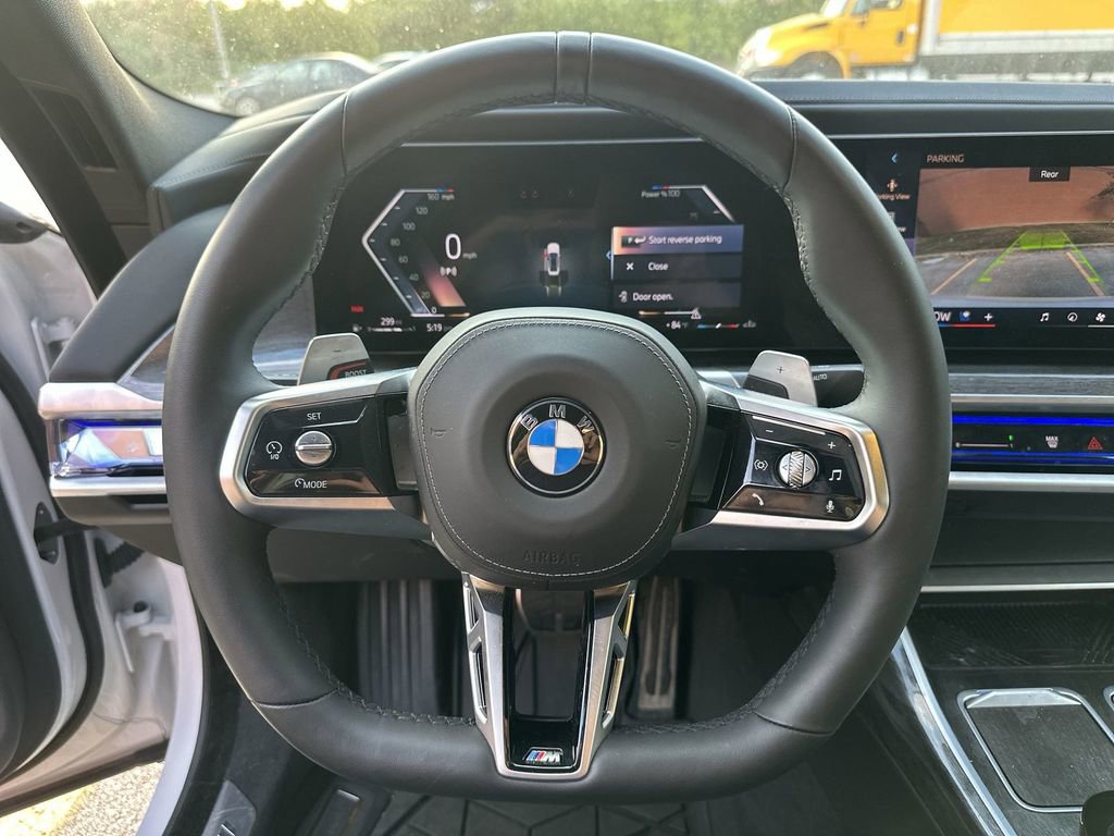 Used 2025 BMW 760i xDrive w/ Executive Package image 17