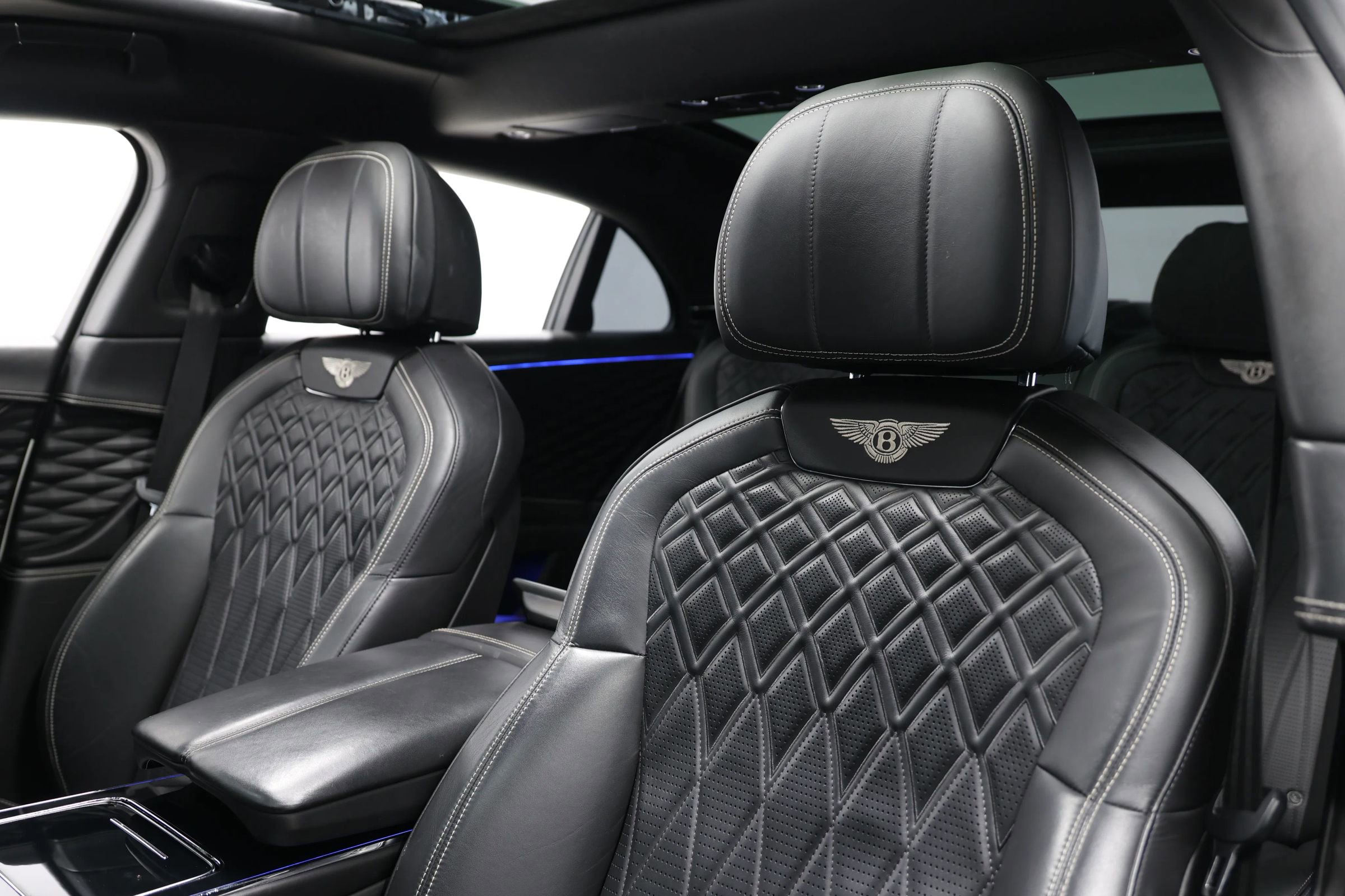 Used 2020 Bentley Flying Spur W12 image 20