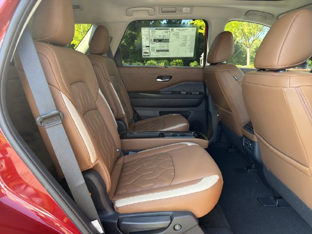 New 2026 Nissan Pathfinder Platinum AWD/4WD image 17