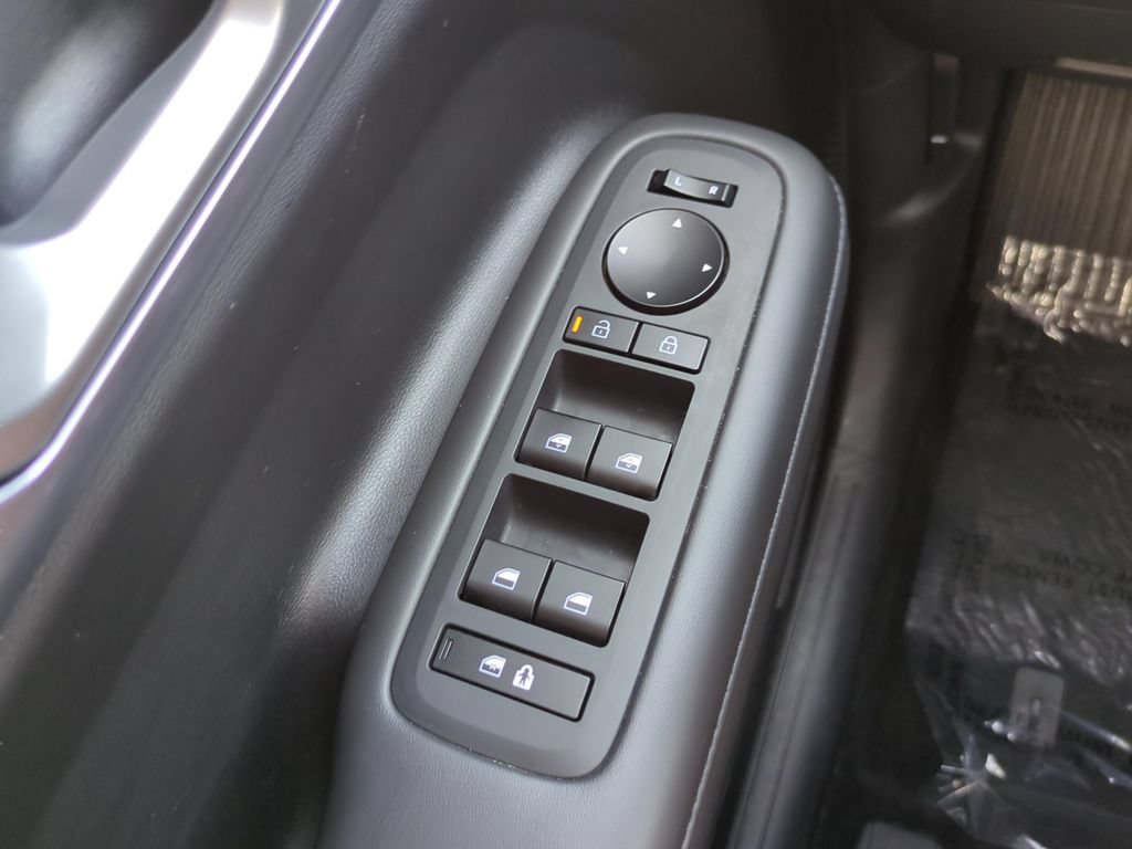 Certified 2025 Hyundai Santa Fe SEL FWD image 18