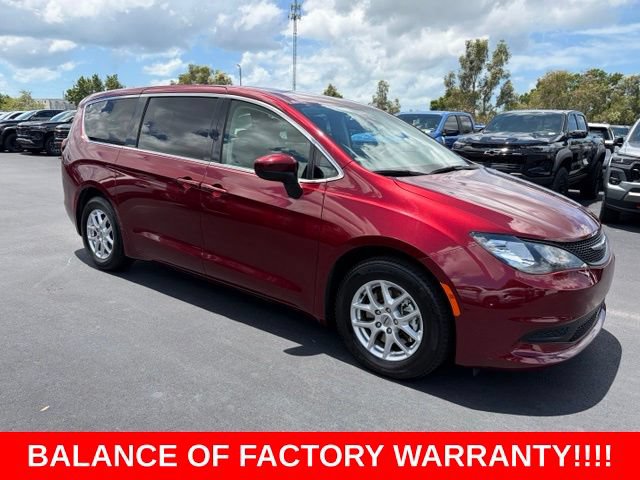 Used 2023 Chrysler Voyager LX FWD image 1