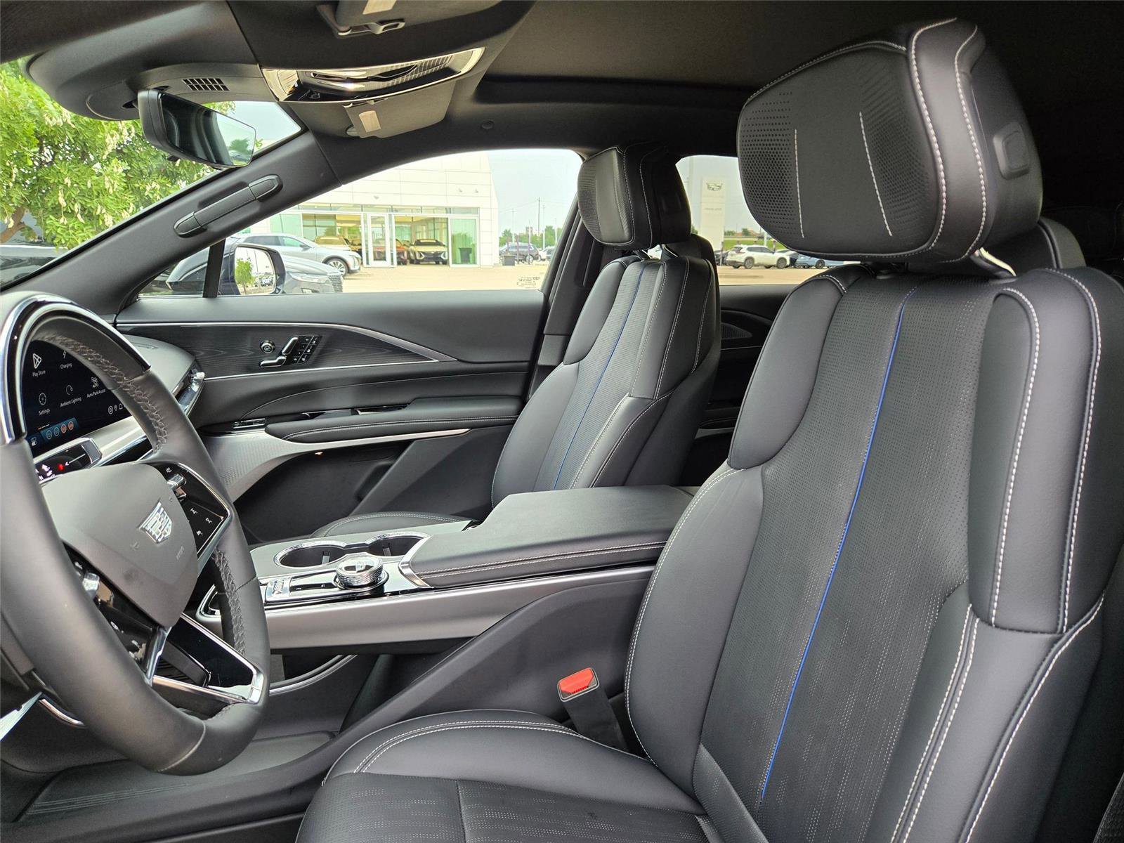 Certified 2025 Cadillac Lyriq Luxury w/ LPO, Floor Liner Package AWD/4WD image 29