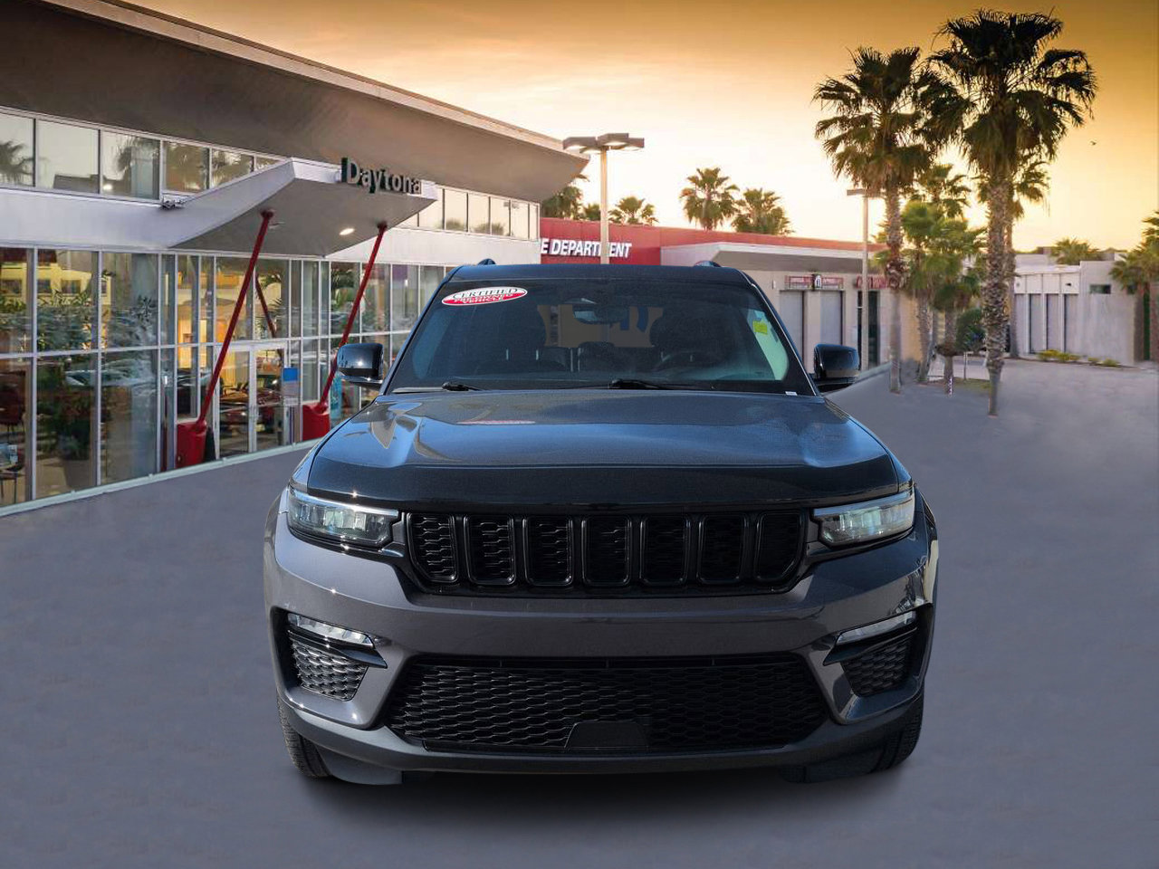 Used 2023 Jeep Grand Cherokee Limited w/ Black Appearance Package image 8