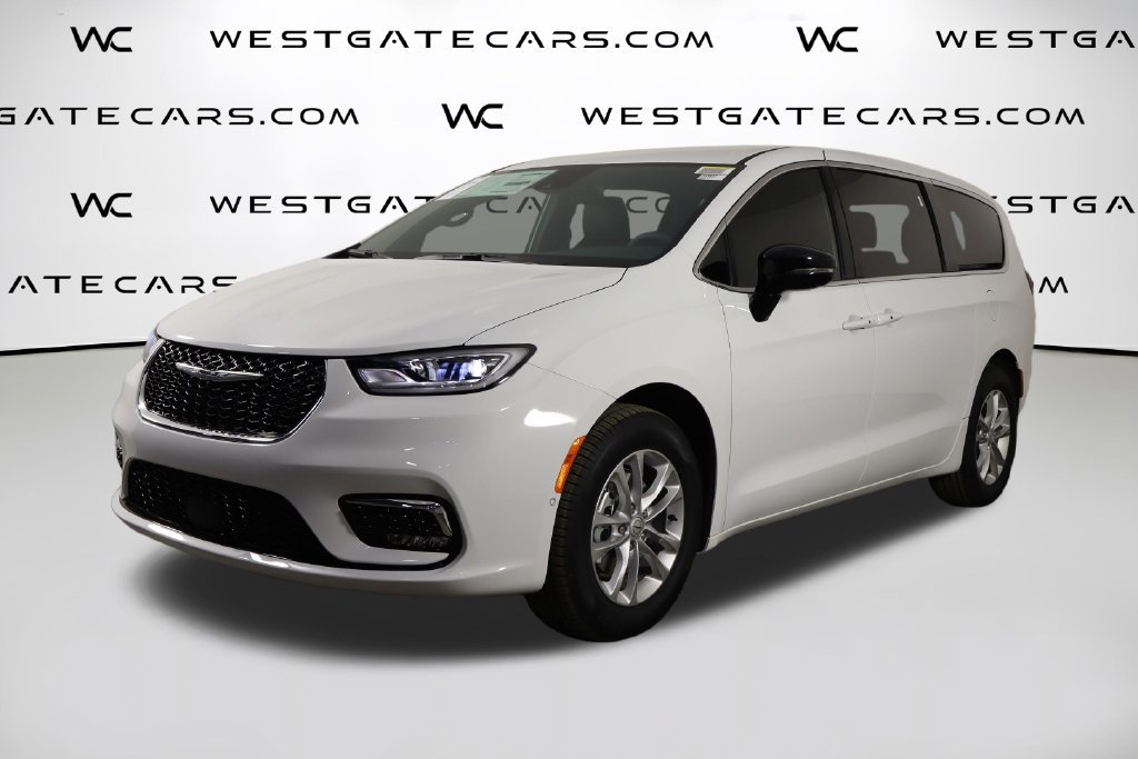 New 2026 Chrysler Pacifica Select
