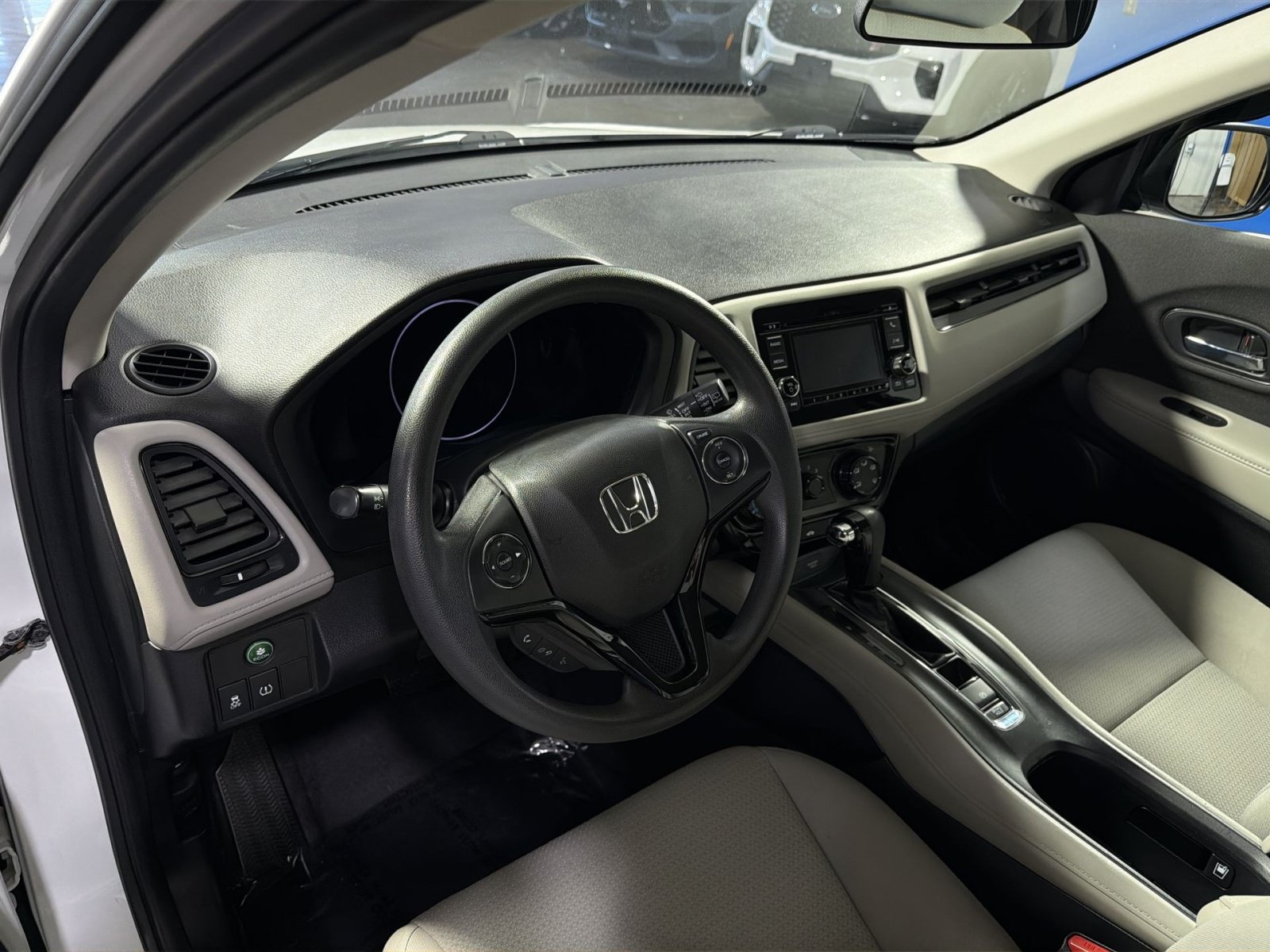 Used 2022 Honda HR-V LX image 17