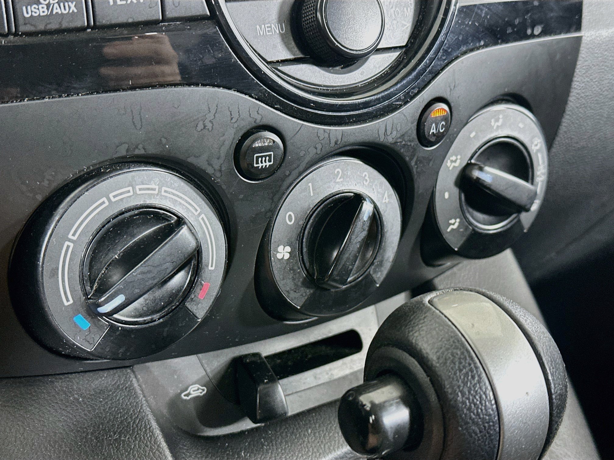 Used 2014 MAZDA MAZDA2 Touring FWD image 22