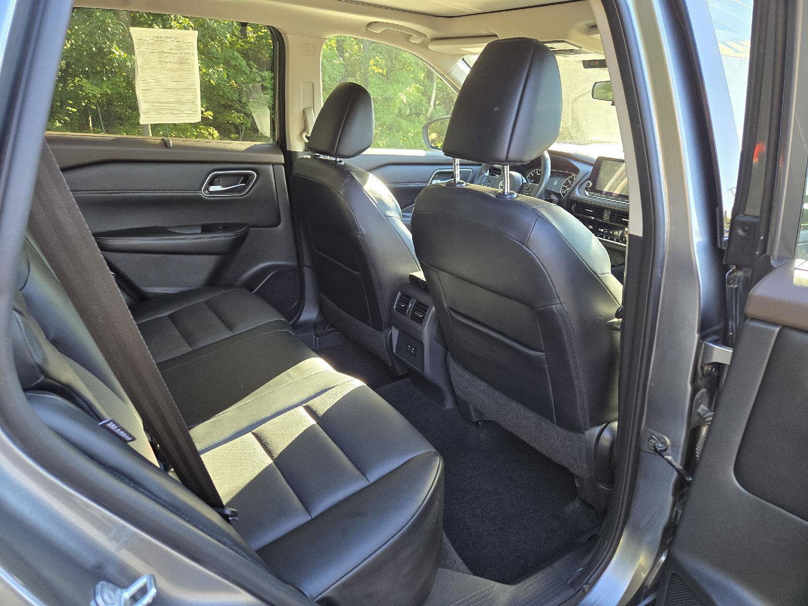 Used 2021 Nissan Rogue SV w/ Premium Package AWD/4WD image 28