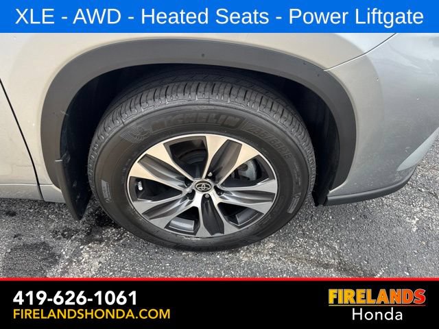 Used 2024 Toyota Highlander XLE AWD/4WD image 47