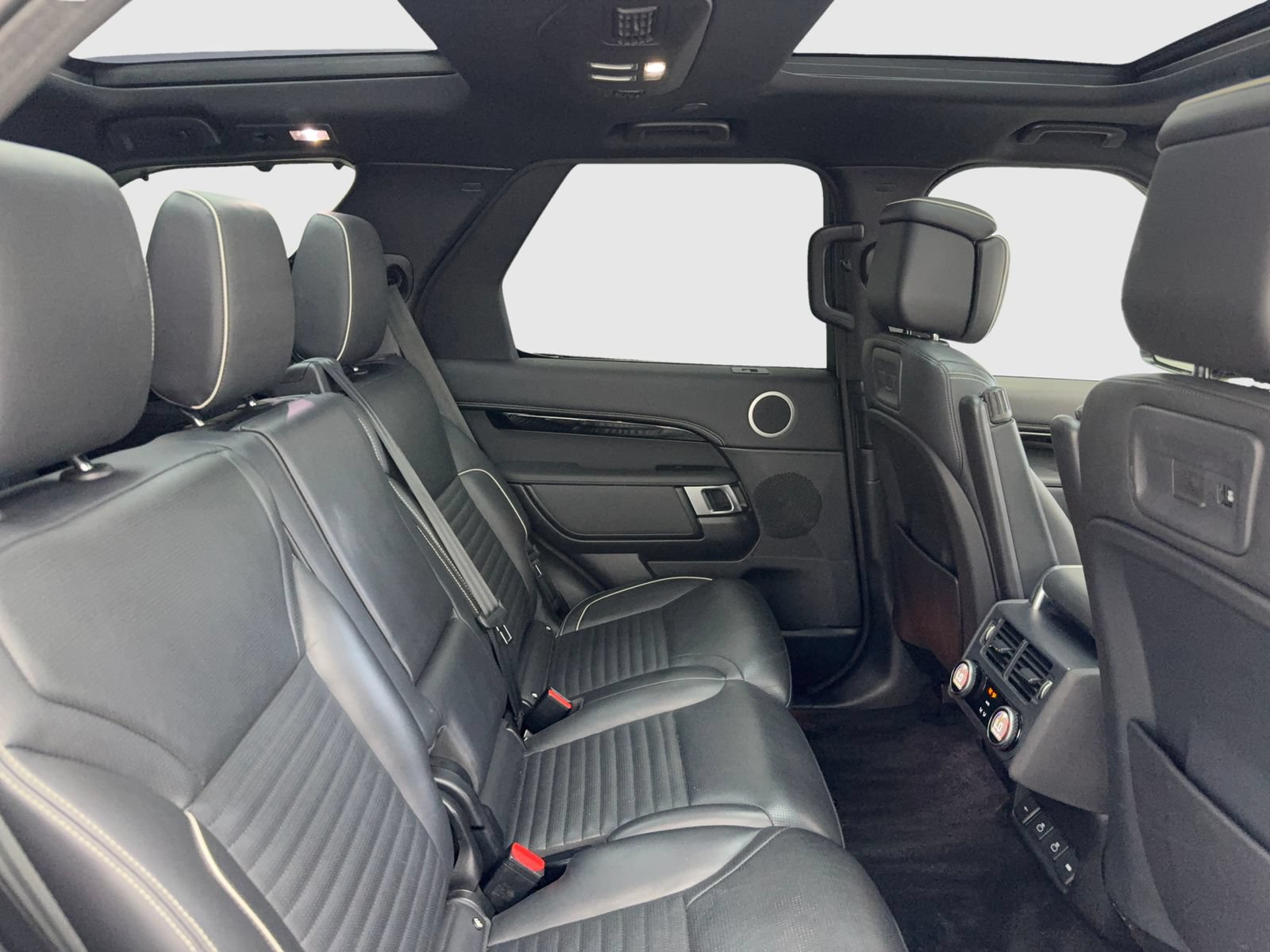 Used 2022 Land Rover Discovery HSE R-Dynamic AWD/4WD image 49
