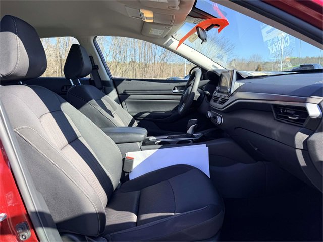 Used 2024 Nissan Altima 2.5 SV image 12