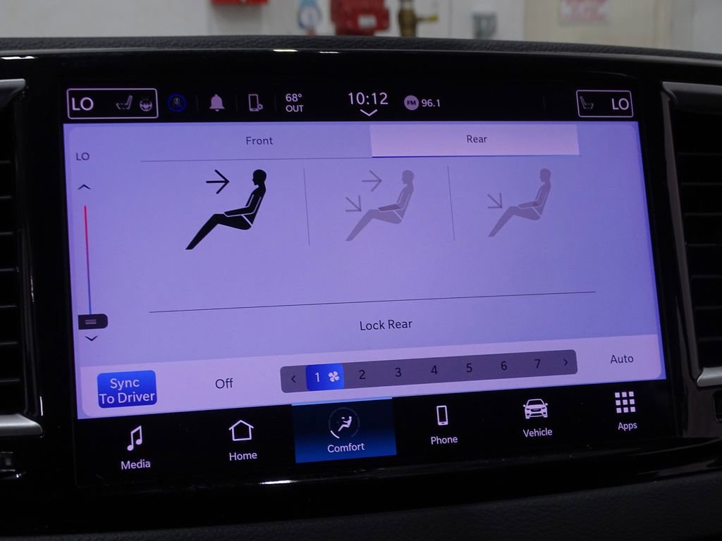 Used 2024 Chrysler Pacifica Touring-L image 37