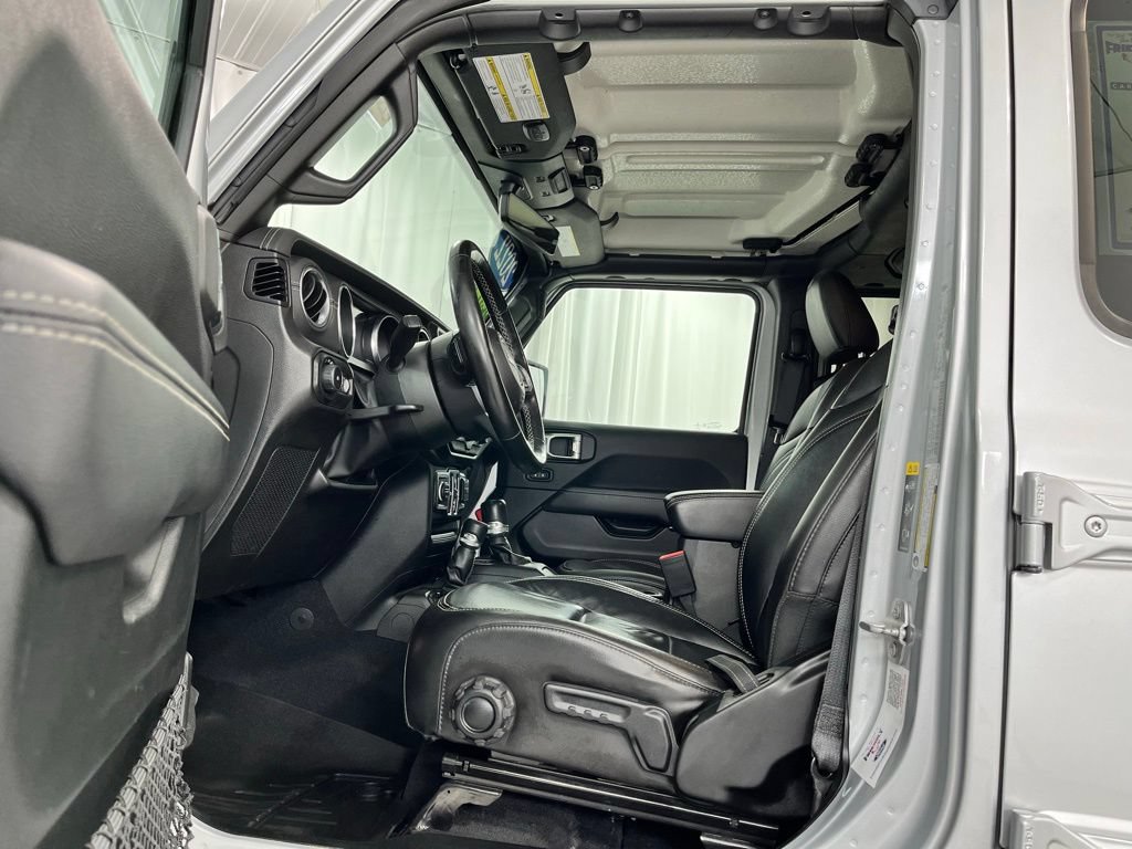 Used 2022 Jeep Wrangler Unlimited Sahara w/ Cold Weather Group AWD/4WD image 9