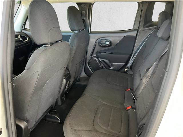Used 2020 Jeep Renegade Latitude w/ Popular Equipment Group image 10