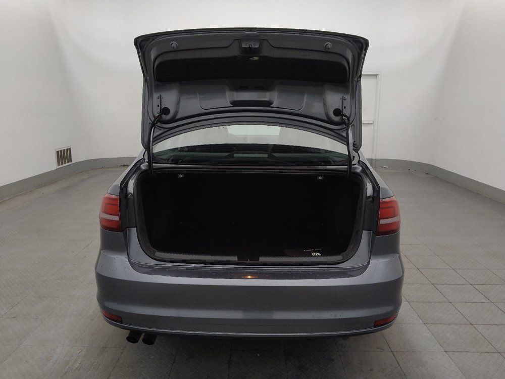 Used 2016 Volkswagen Jetta SE FWD image 29