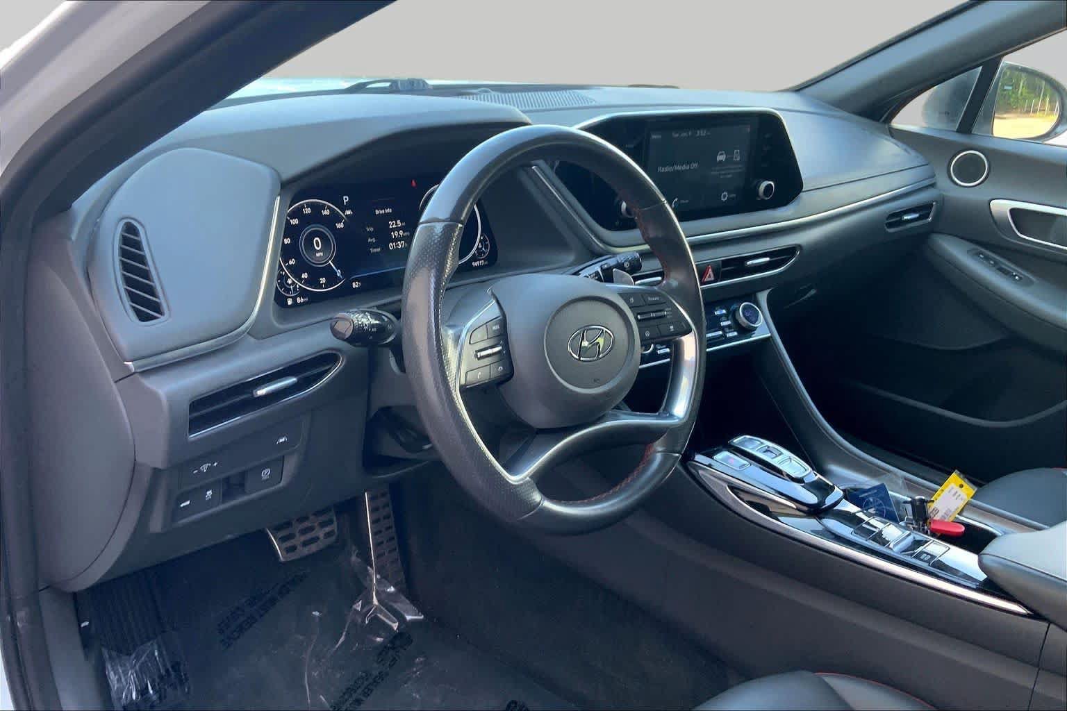 Used 2021 Hyundai Sonata SEL Plus w/ Preferred Accessory Package FWD image 17