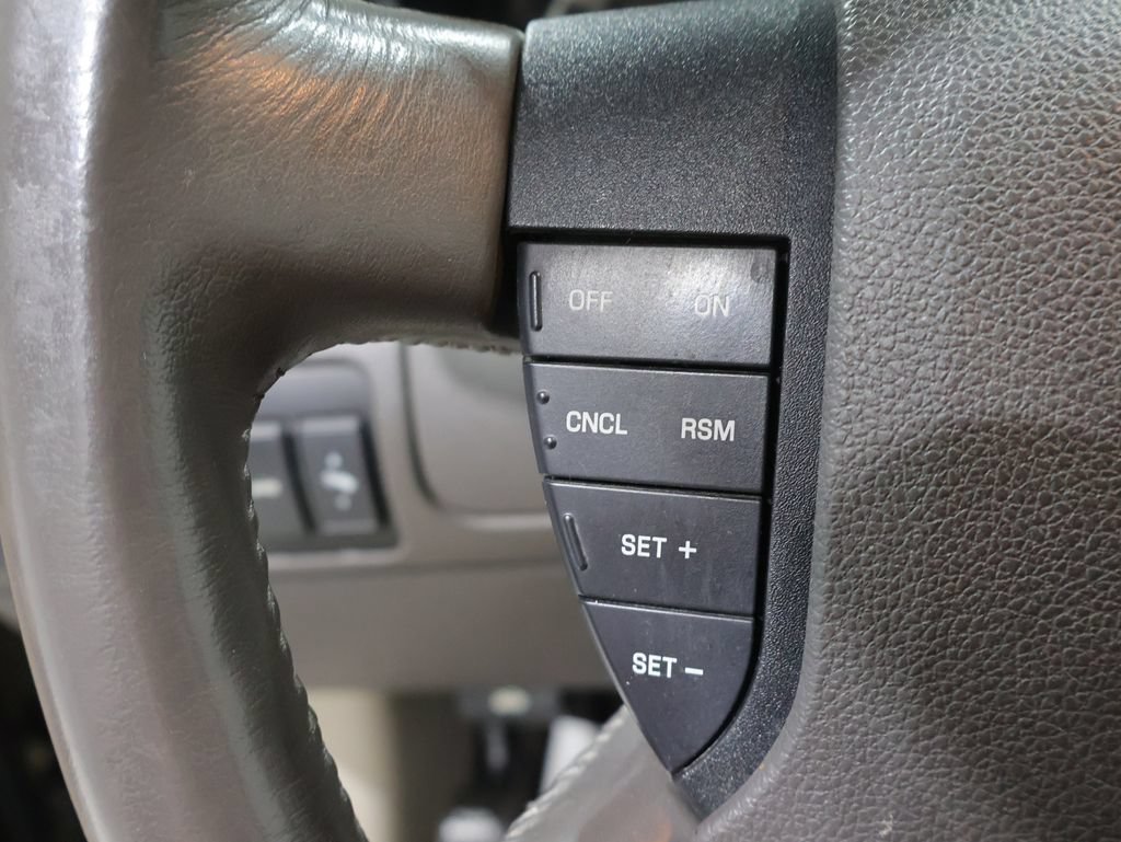 Used 2008 Ford Taurus SEL FWD image 30