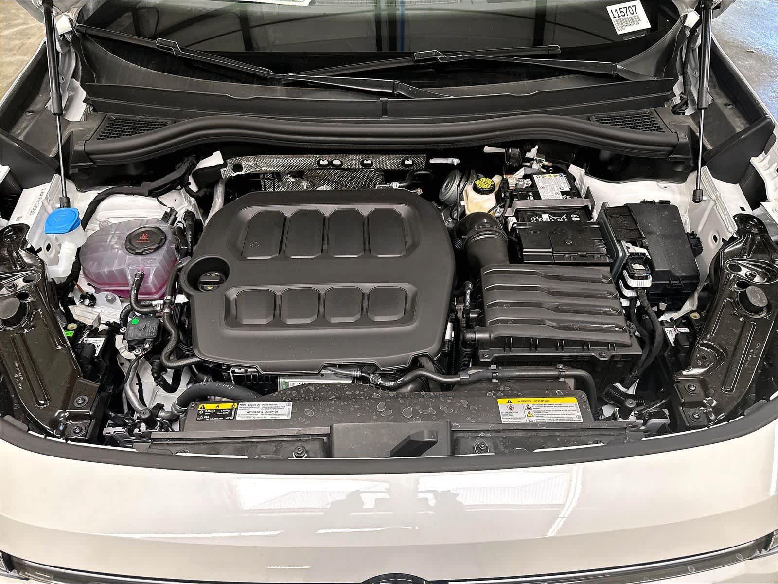 New 2026 Volkswagen Tiguan SEL R-Line AWD/4WD image 12