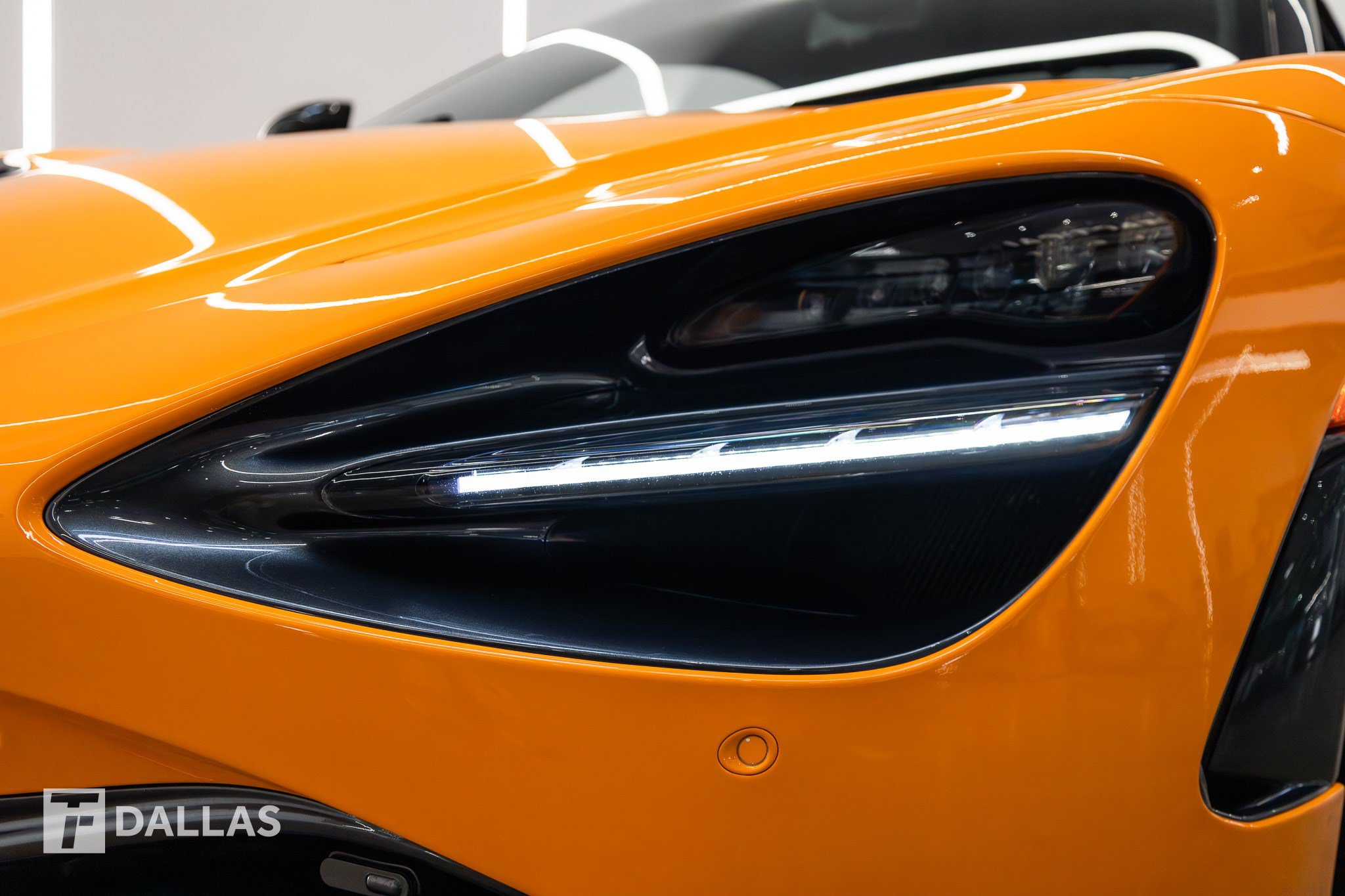 Used 2019 McLaren 720S RWD image 18