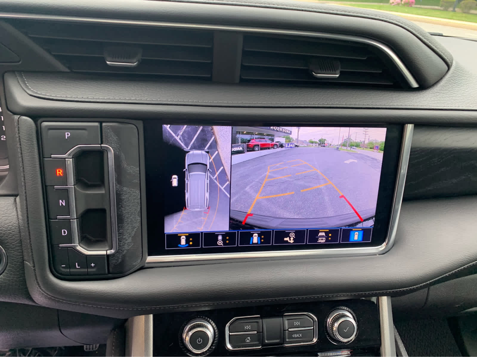 Used 2021 GMC Yukon Denali AWD/4WD image 18