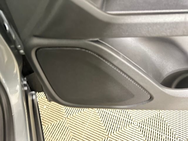 Used 2023 GMC Terrain SLT image 29