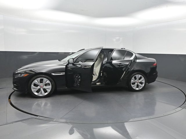 Used 2020 Jaguar XE S RWD image 38