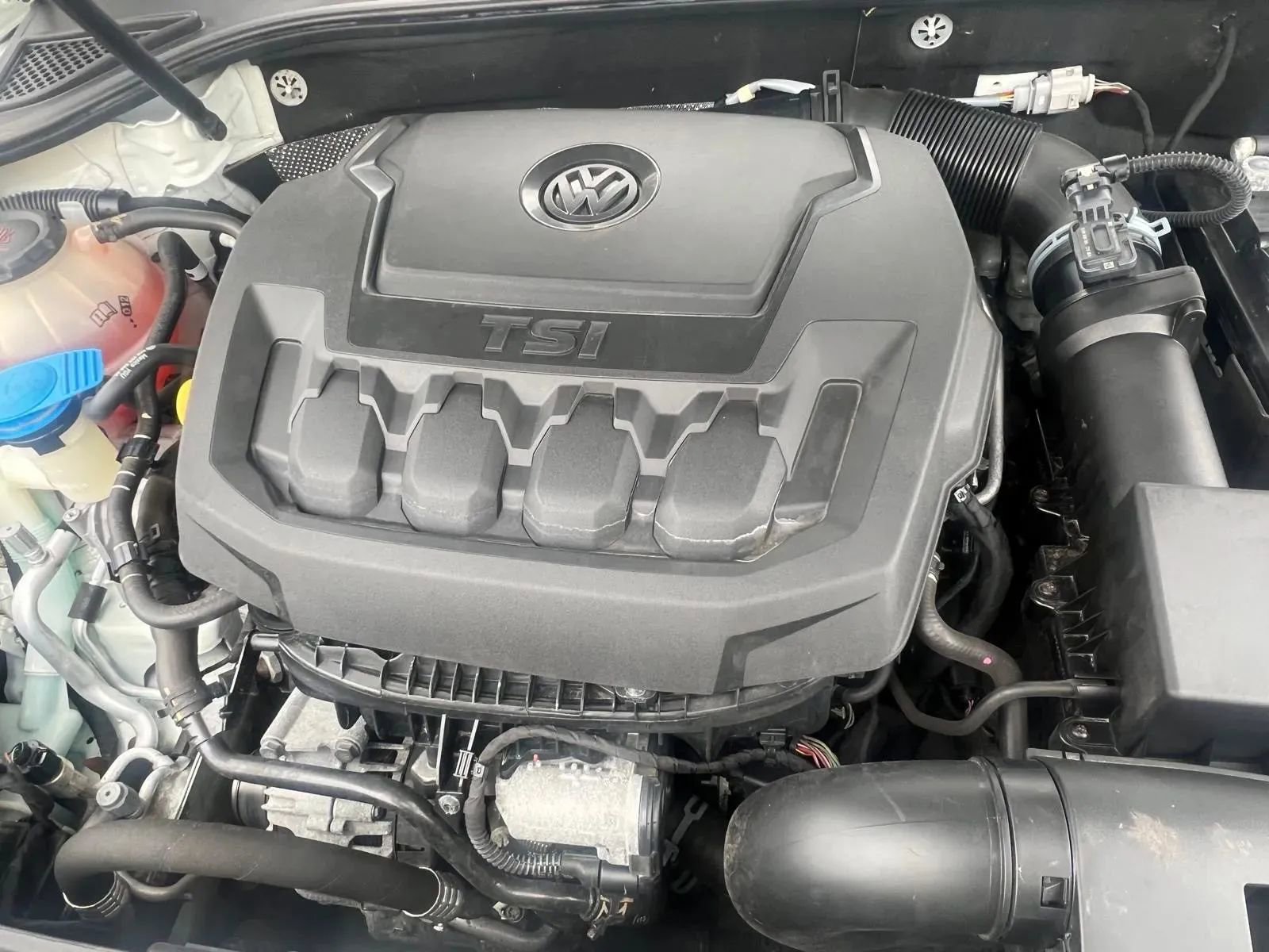 Used 2018 Volkswagen Passat 2.0T SE image 27