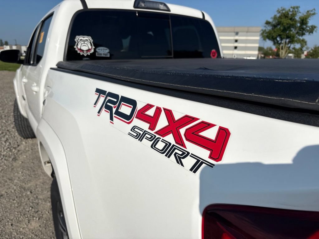 Used 2019 Toyota Tacoma TRD Sport w/ Technology Package AWD/4WD image 4