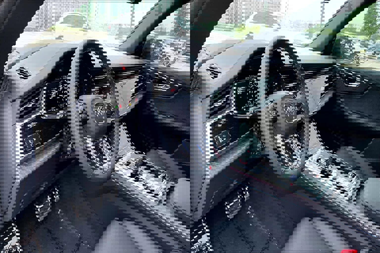 New 2025 Audi RS Q8 performance image 8