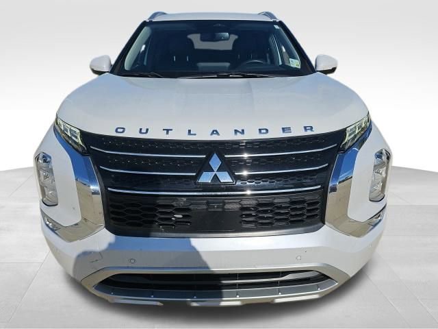 Used 2022 Mitsubishi Outlander SEL image 2