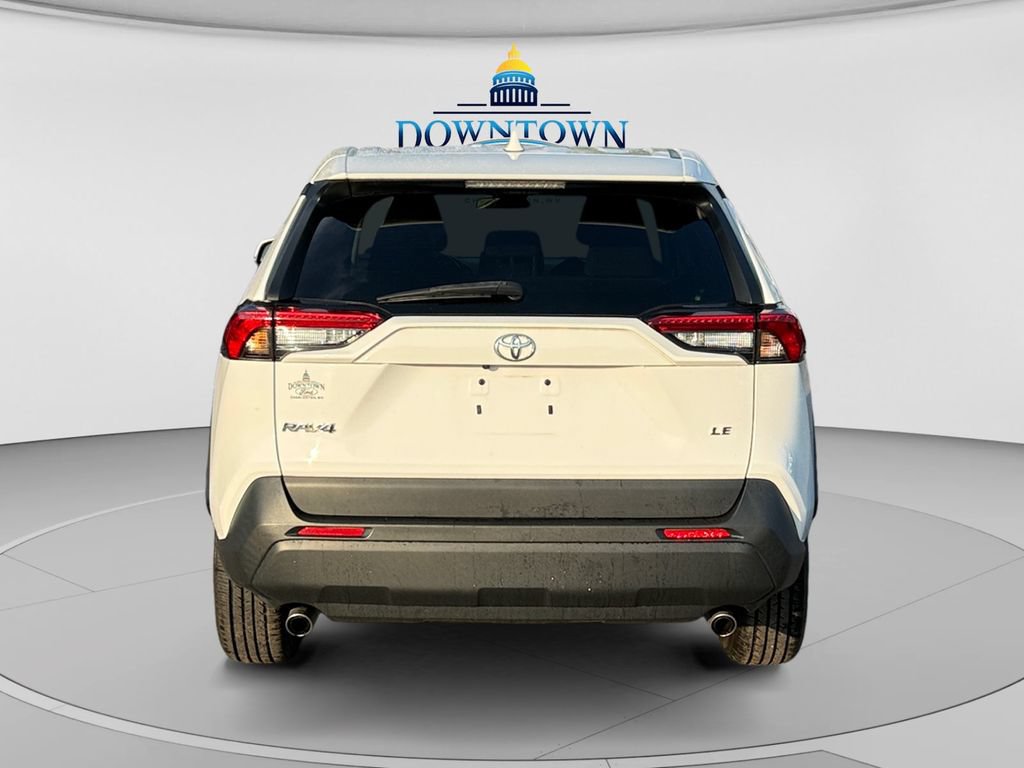 Used 2022 Toyota RAV4 LE w/ Carpet Mat Package (TMS) FWD image 4