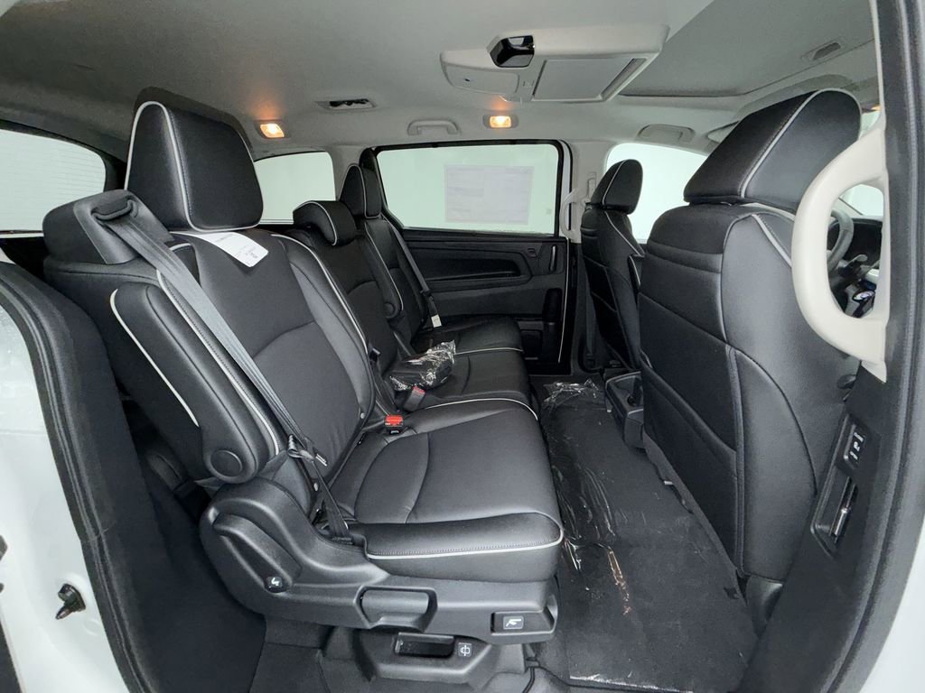 New 2026 Honda Odyssey Touring image 17