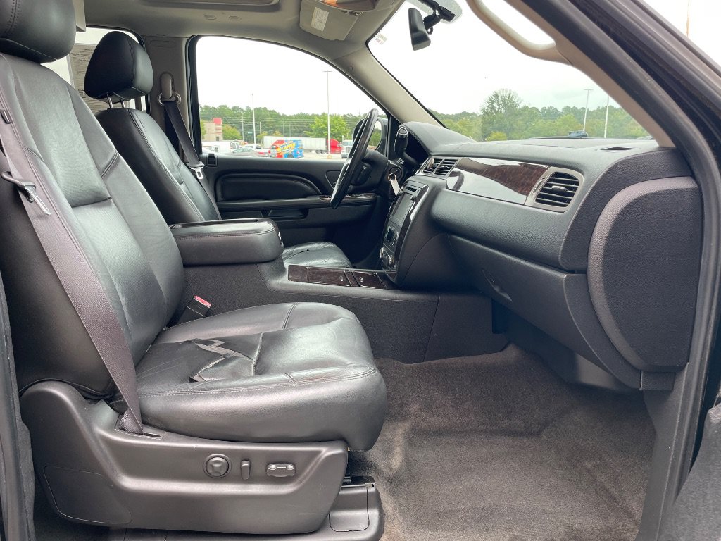 Used 2012 GMC Yukon XL Denali RWD image 18