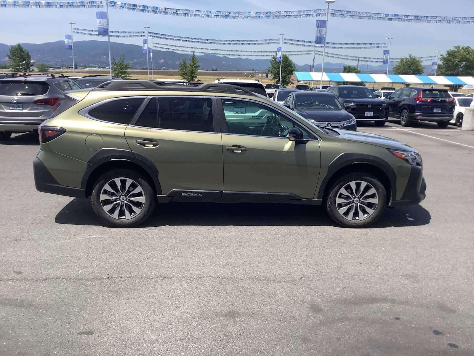 Used 2023 Subaru Outback Limited XT AWD/4WD image 7