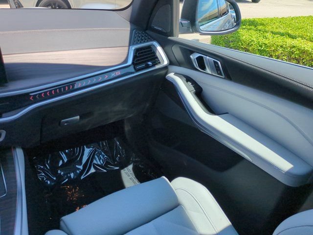 Used 2024 BMW X5 sDrive40i w/ Premium Package RWD image 16