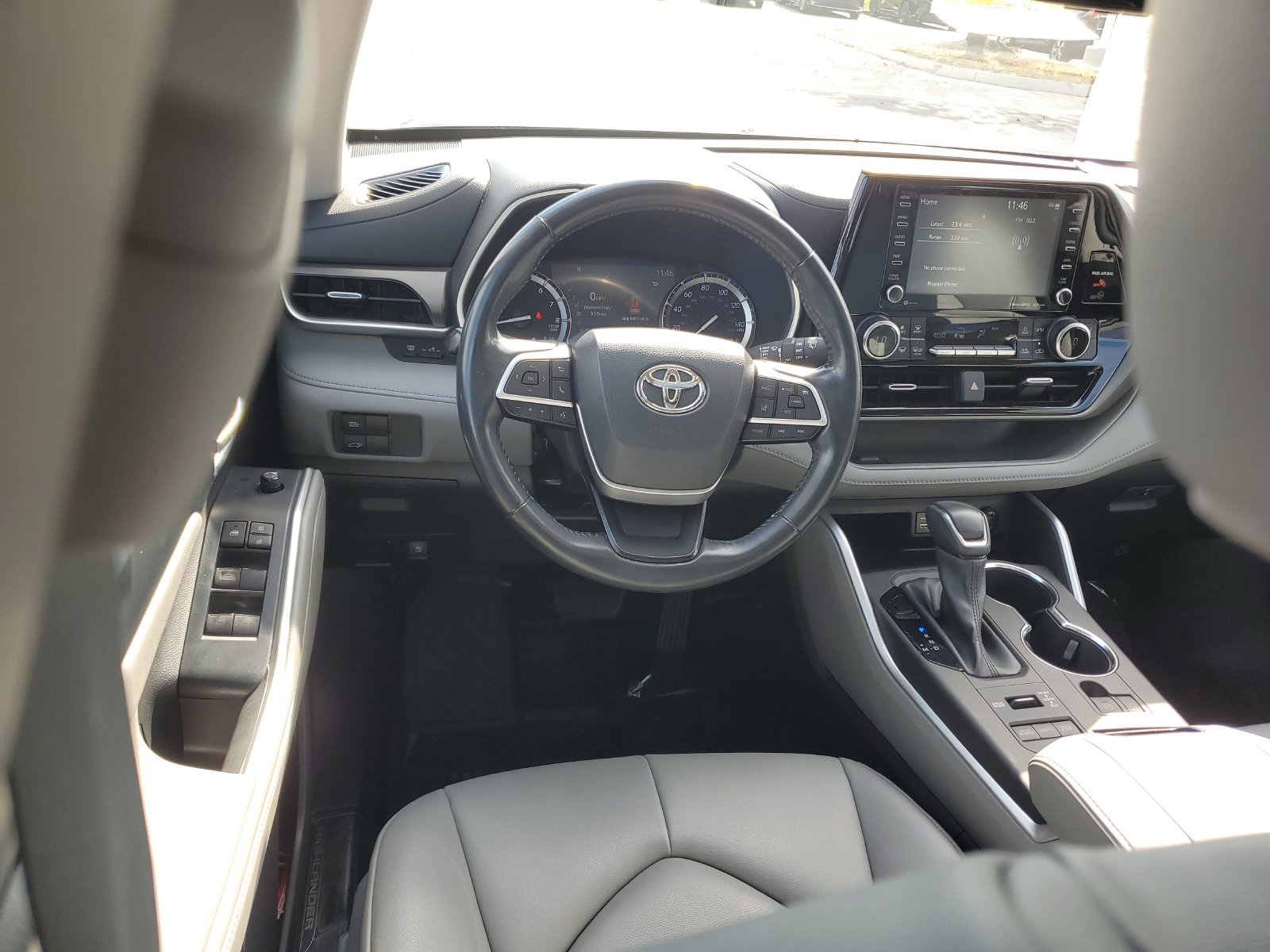 Certified 2022 Toyota Highlander XLE AWD/4WD image 11