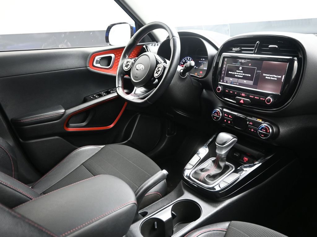 Used 2021 Kia Soul Turbo FWD image 22