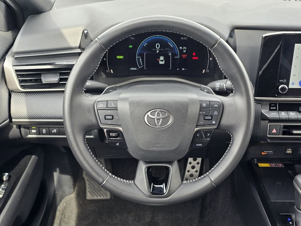 Used 2025 Toyota Camry SE w/ Convenience Package image 14