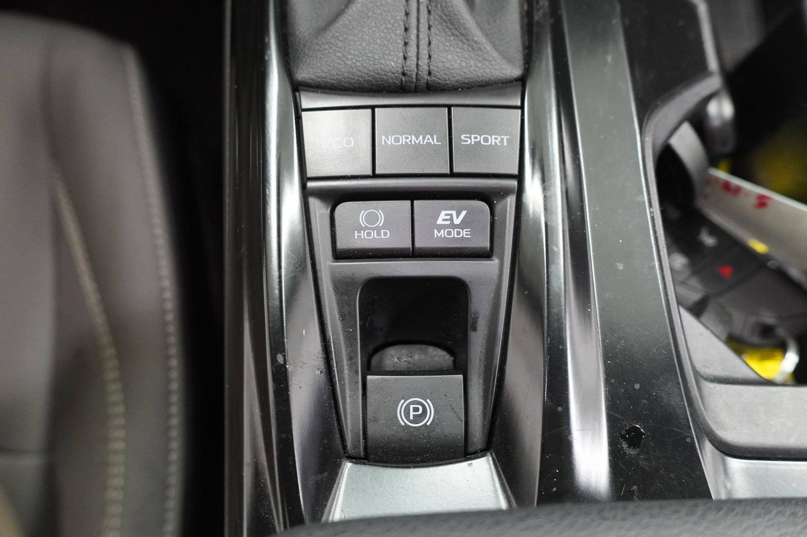Used 2025 Toyota Camry SE FWD image 26
