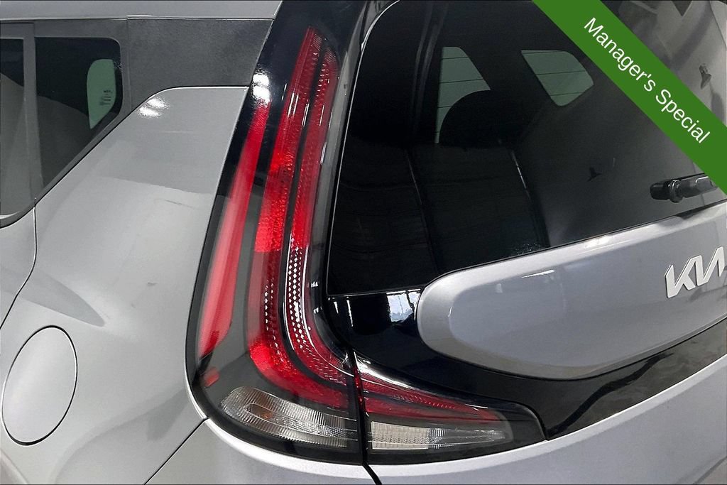 Used 2025 Kia Soul LX w/ LX Technology Package FWD image 35