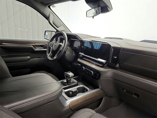 Used 2024 Chevrolet Silverado 1500 LT Trail Boss w/ Protection Package image 31