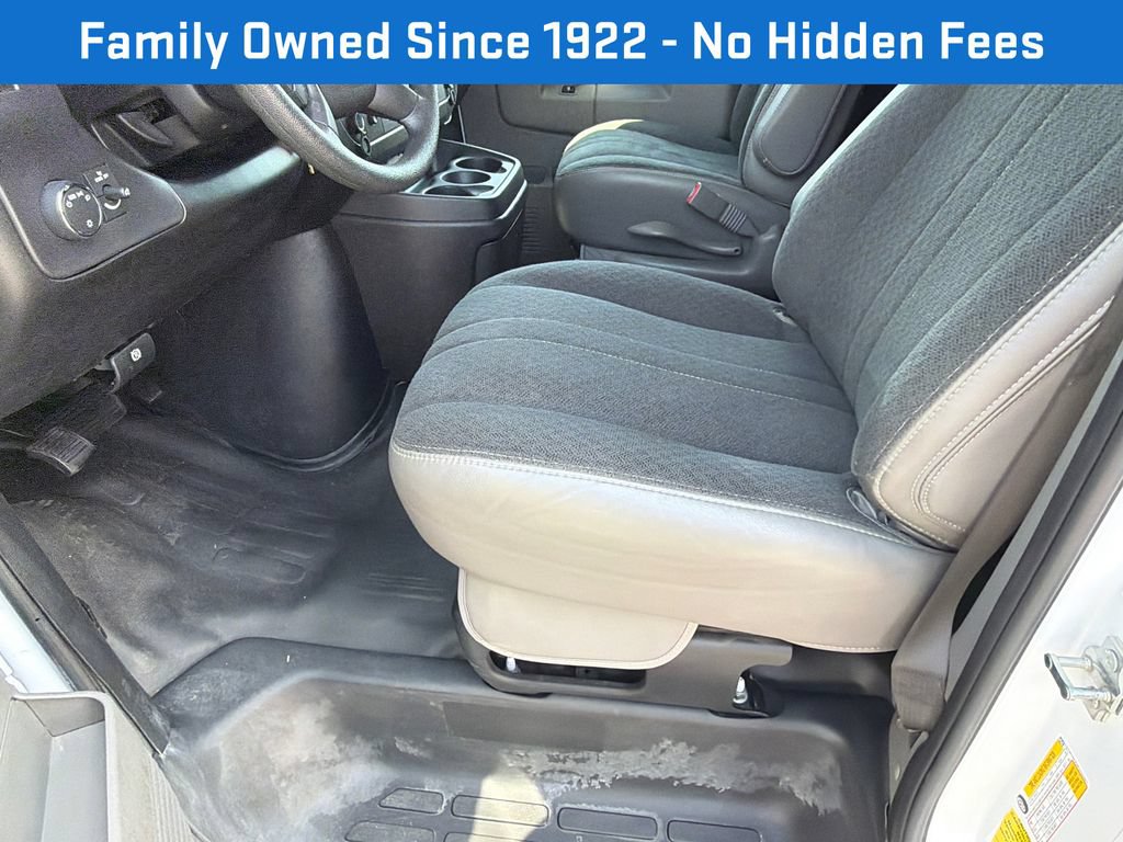 Used 2024 GMC Savana 2500 w/ Driver Convenience Package RWD image 9