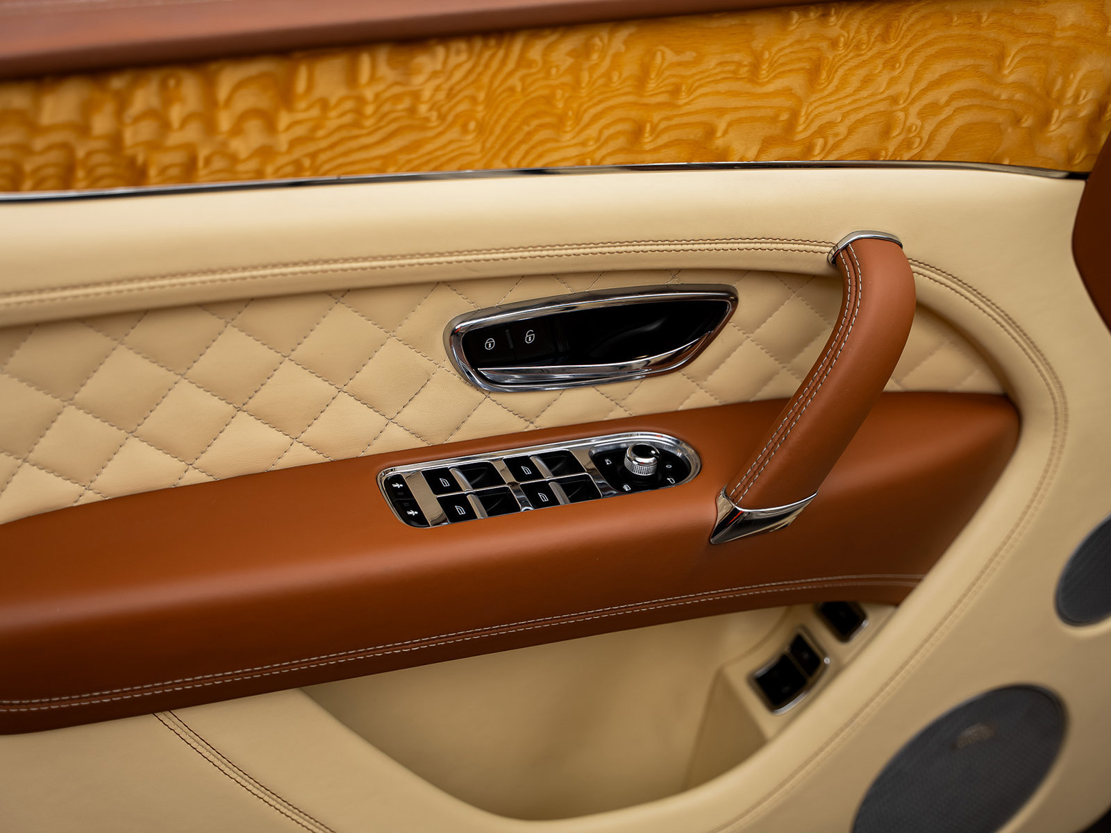 Used 2019 Bentley Bentayga AWD/4WD image 59
