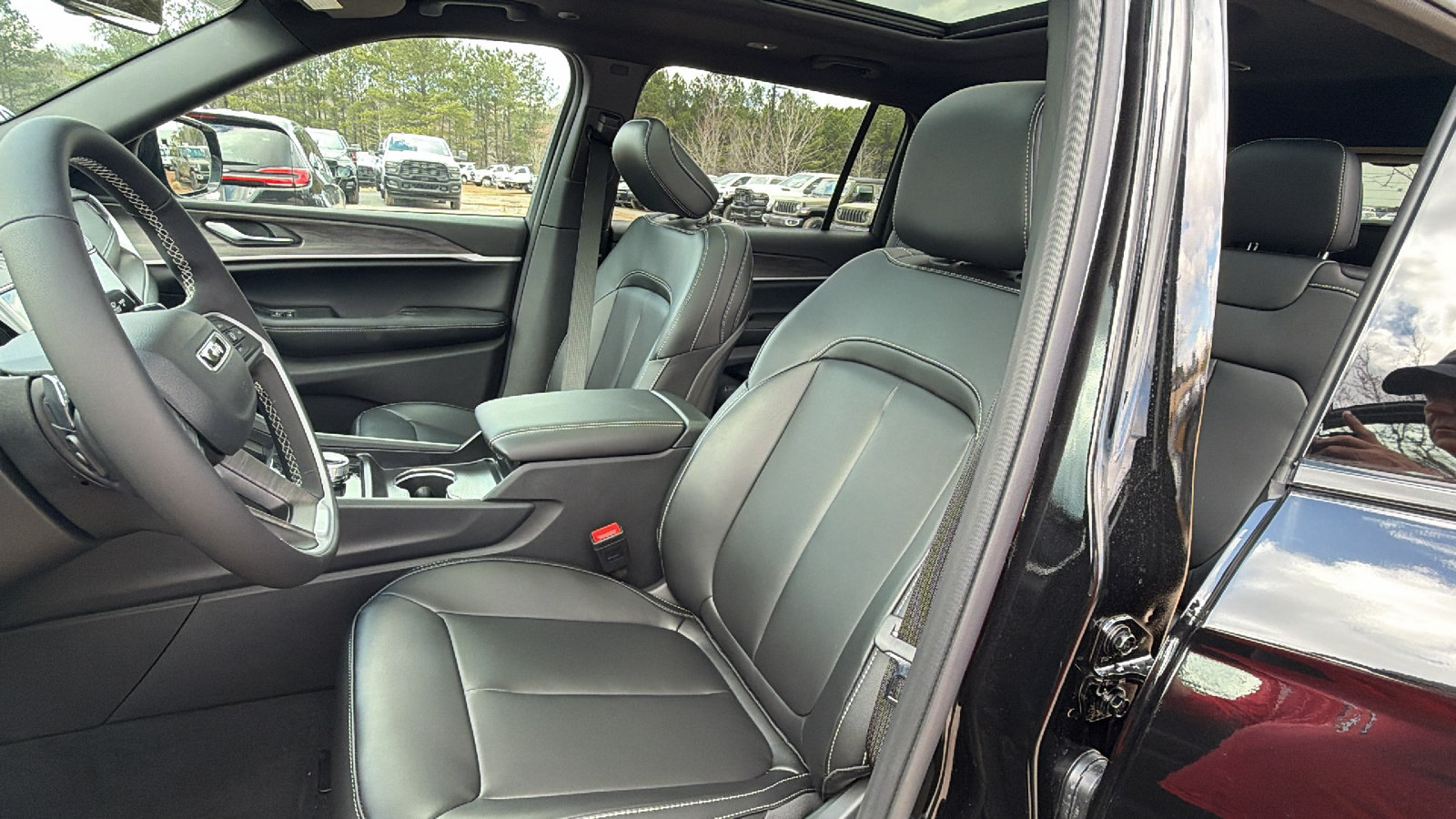New 2026 Jeep Grand Cherokee L Limited w/ Limited Altitude Package AWD/4WD image 18