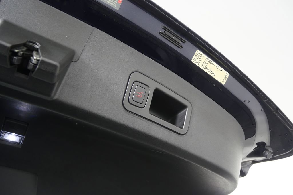 Used 2013 Tesla Model S Performance image 16