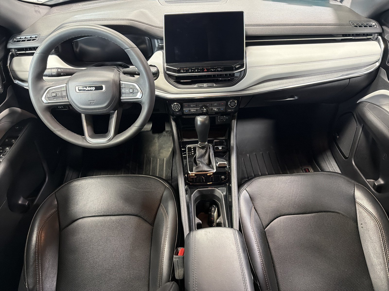 Used 2023 Jeep Compass Limited w/ Elite Group AWD/4WD image 14