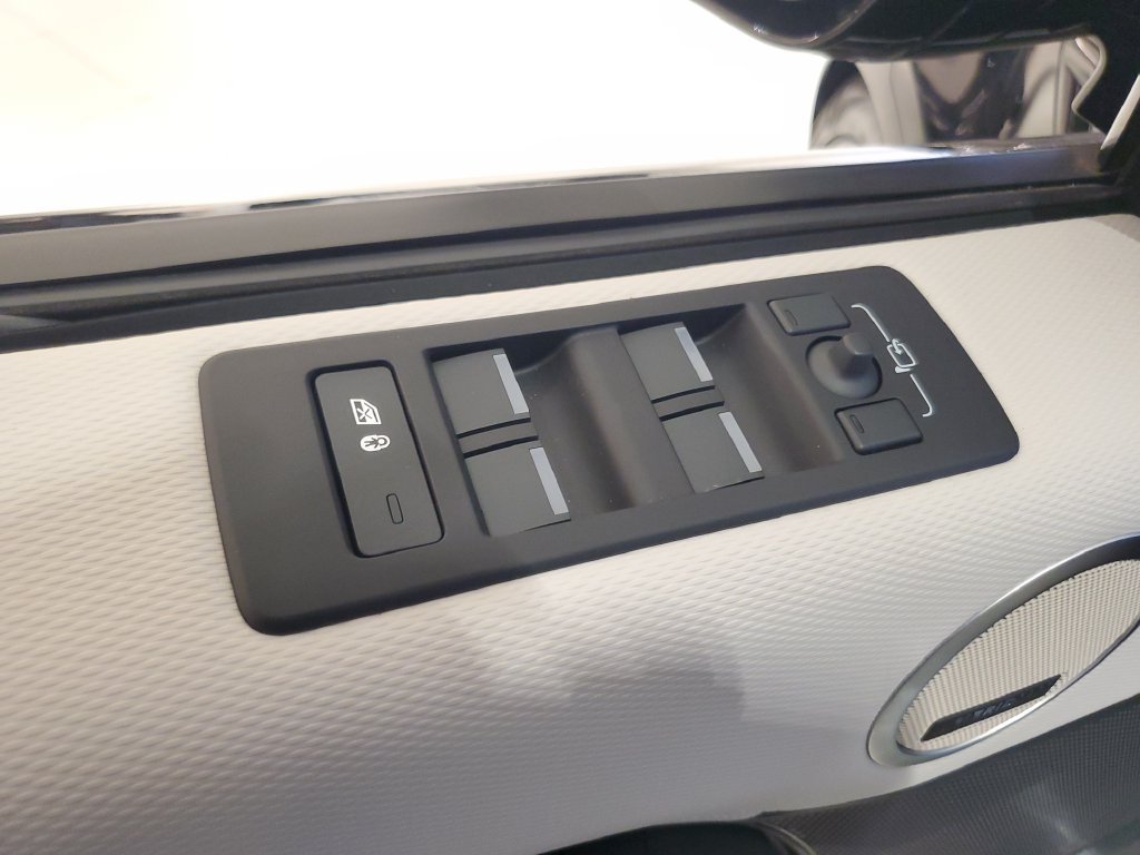 New 2026 Land Rover Discovery Dynamic SE AWD/4WD image 8